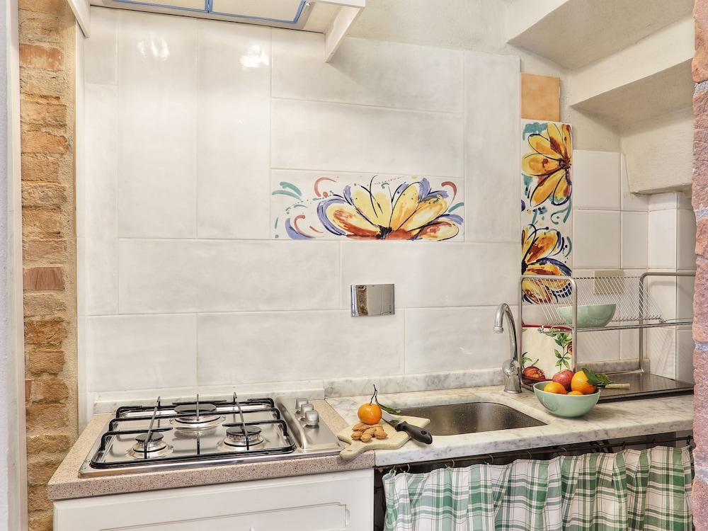 Spacious Cottage in Palaia With Private Pool photo 2