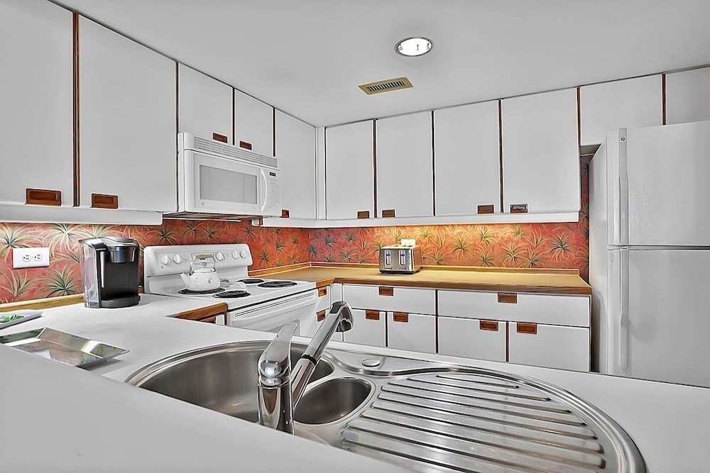 Ocean Creek North Tower F11 2 Bedroom Condo