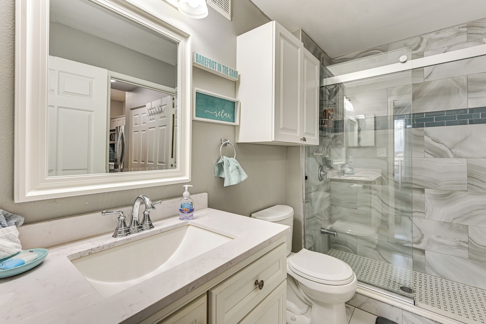 Saltwater Pool + 4 Mi to Beach: Clearwater Condo!