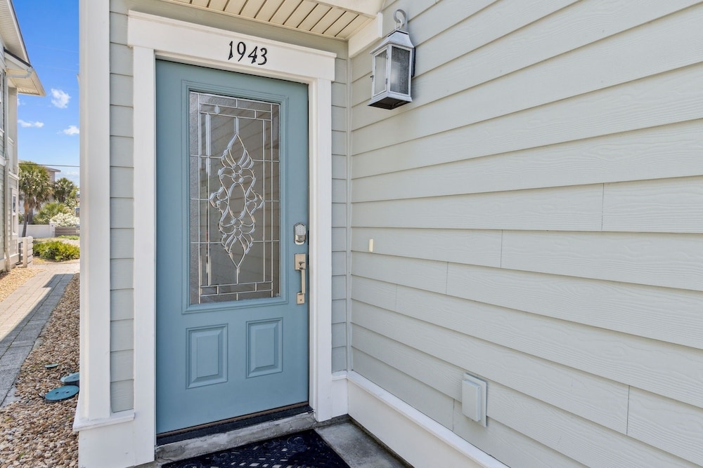 1943 S Fletcher 3 Bedroom Townhouse