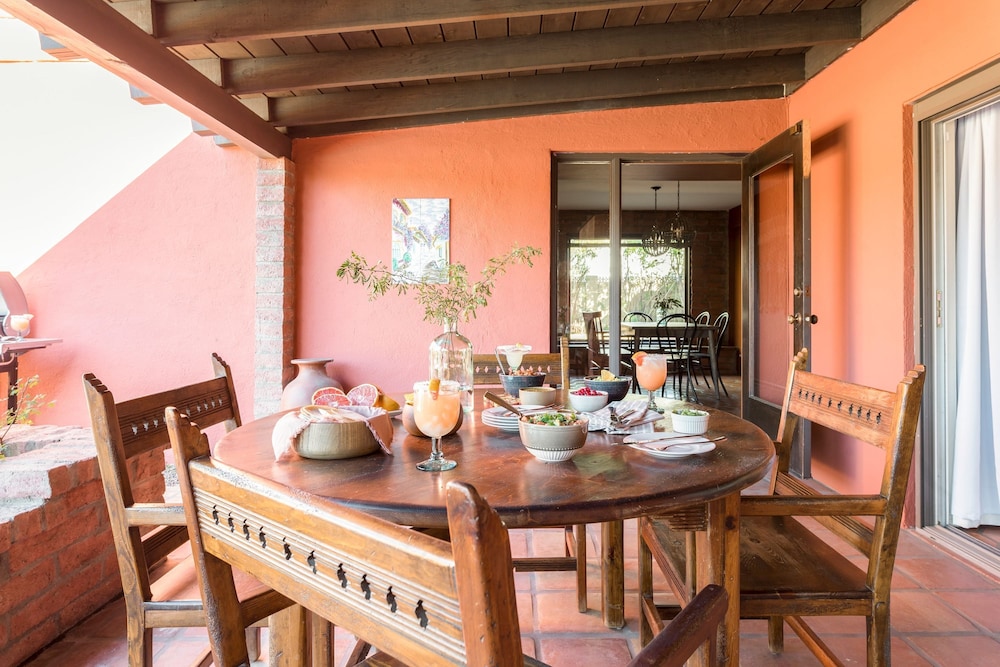 La Casona by Avantstay Gorgeous Spanish Style Oasis w Historic Charm Pool