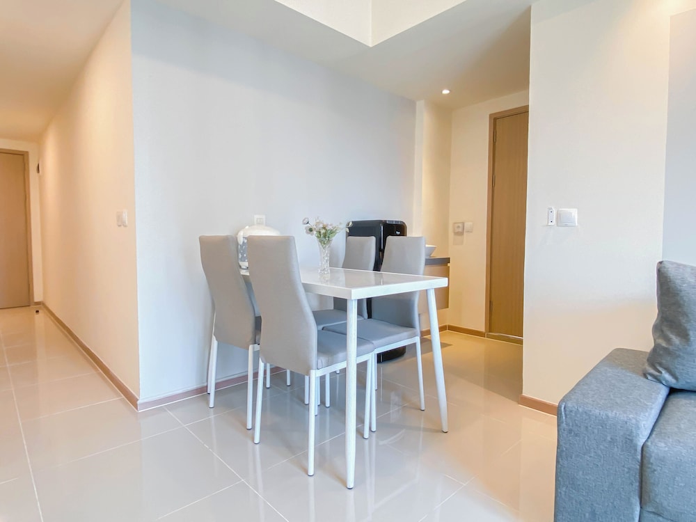 Modern Style 2Br Apartment At Meikarta