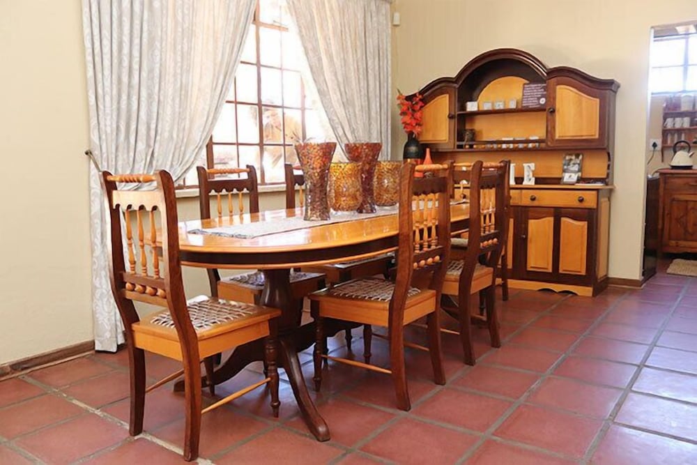 De Stallen Guesthouse