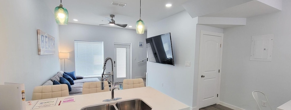 Villas De Laguna 2 3 Bedroom Townhouse