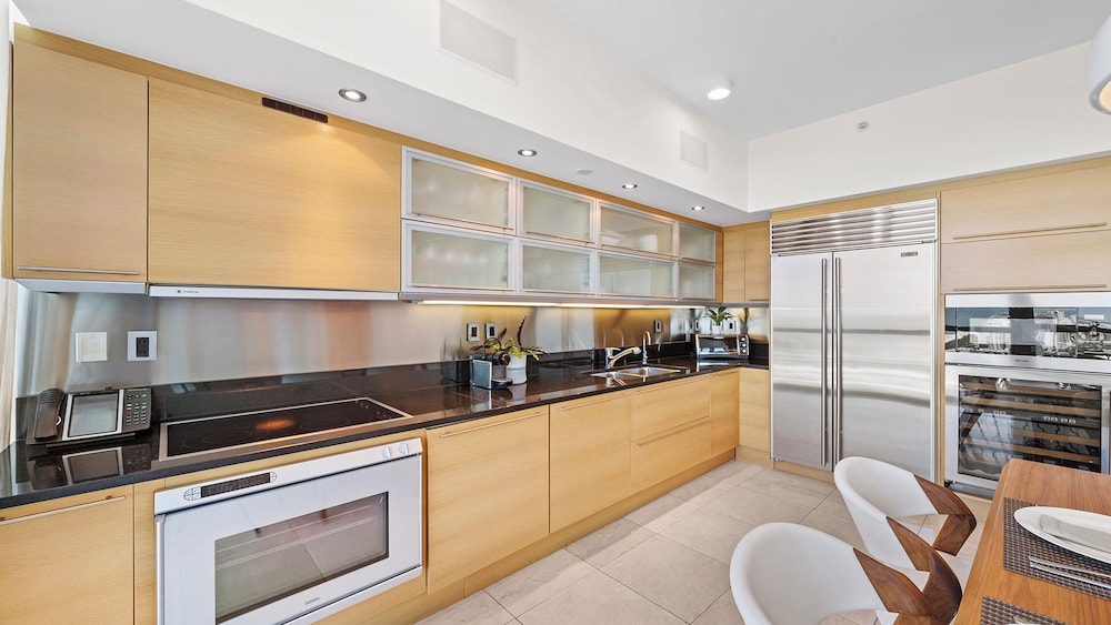 Luxury Vacation Rentals at The Setai by LRMB