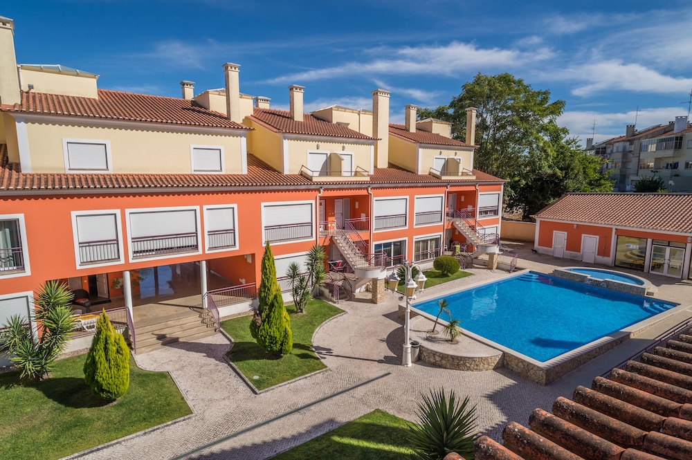 Hotel Lodge Residence by Vila Palmeira - Image 1