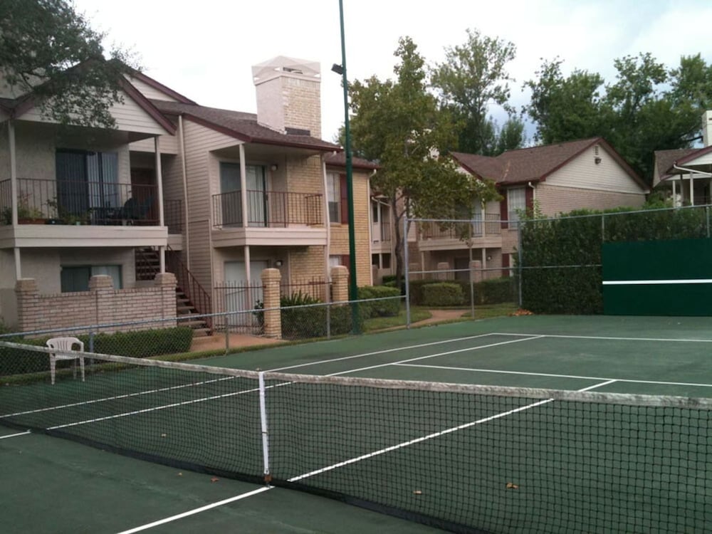 Quiet Stylish Retreat - Near NRG at TX MED Cntr