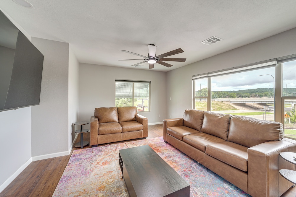 Newly Renovated Unit Near Dtwn Tulsa & Hospitals!