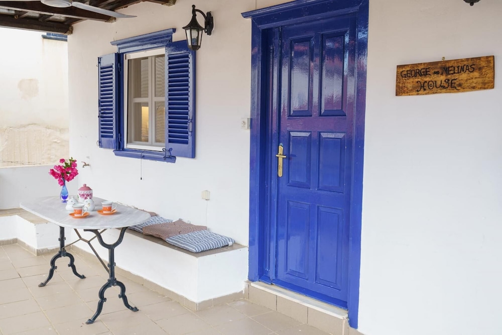 Hydra Melina George Home-saronic Cozy Getaway photo 2