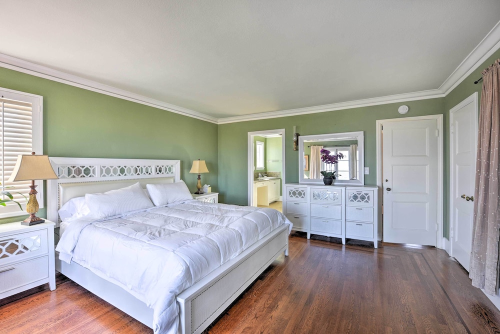 'the Castle' Hacienda Heights Home w/ Patio Pool - Property Image 3