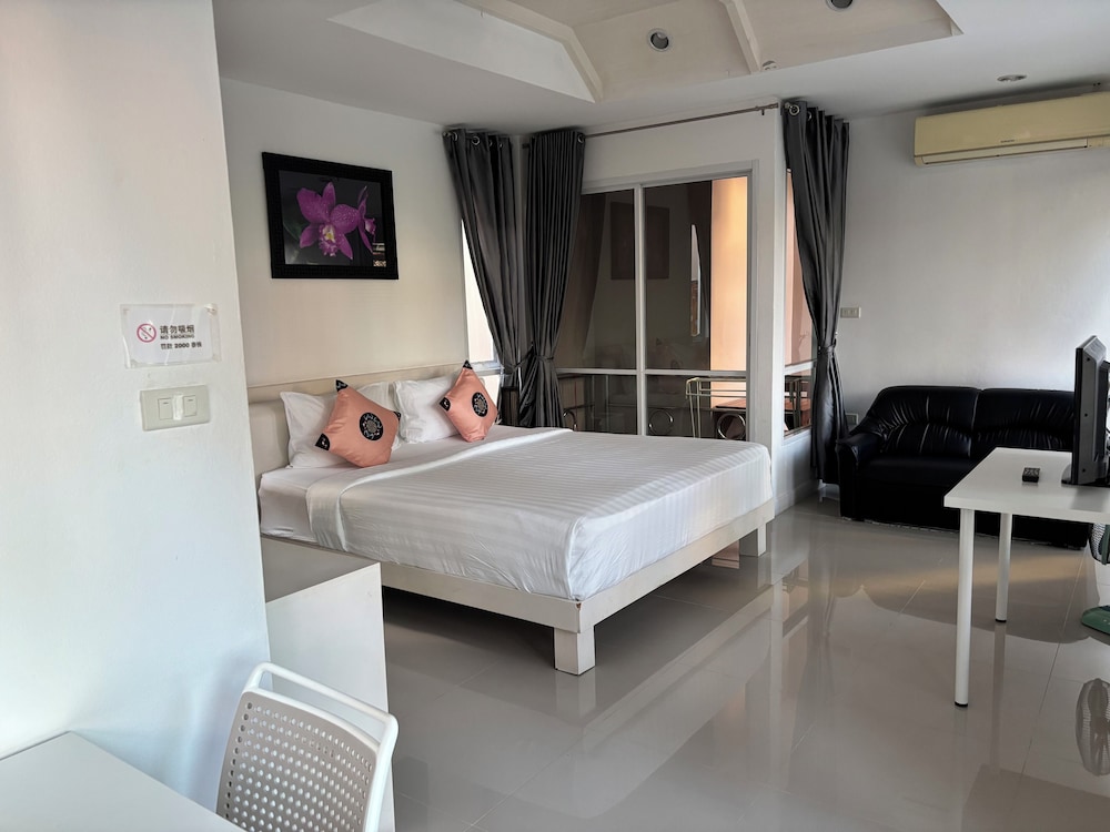 khun mai villa