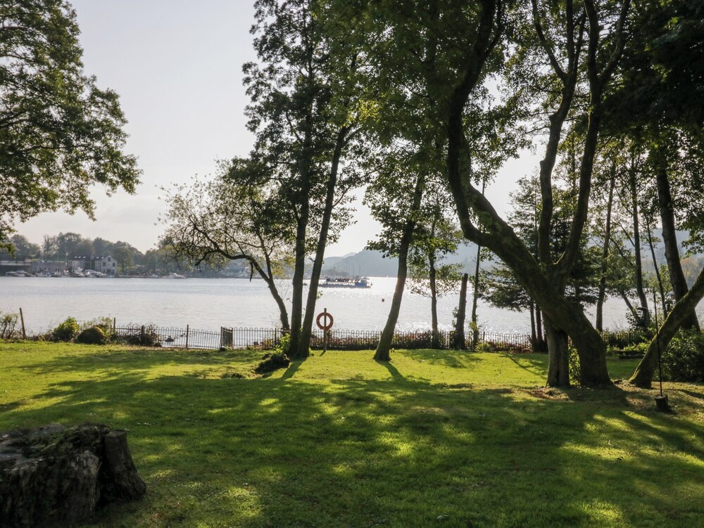 Tree House, Partial Lake Views