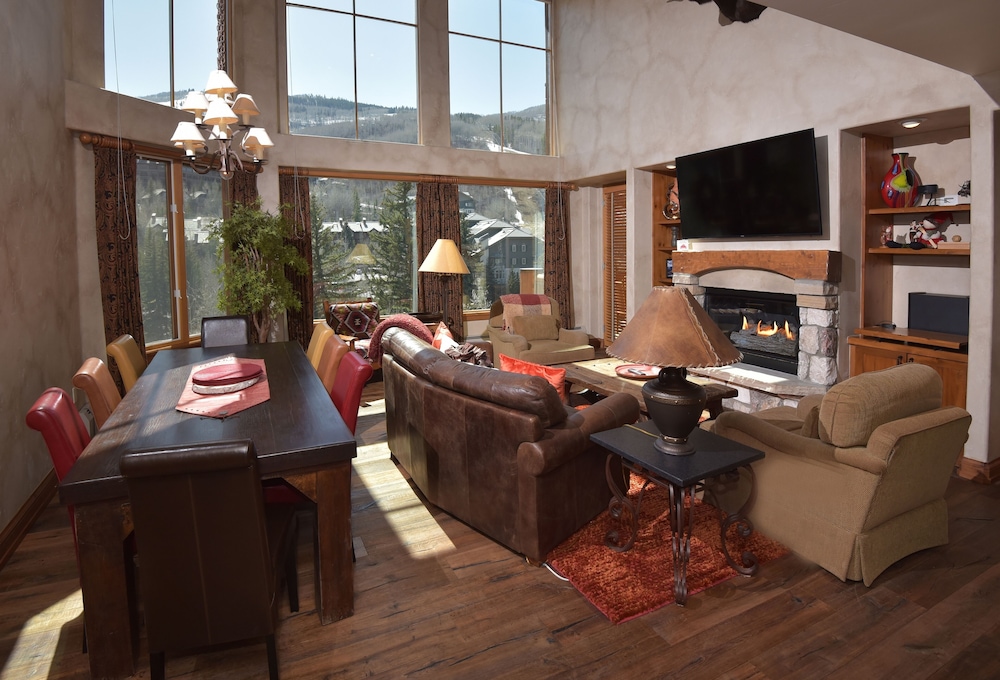 Beaver Creek Vacations - Spacious 4br 4.5ba  Ski In/out-stay 7 Nights 4 Bedroom Condo by RedAwning - Property Image 1