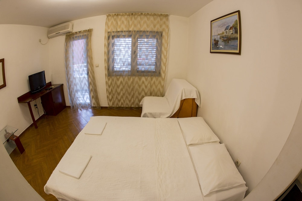 SMS Apartments