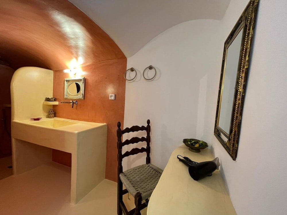 The Commander s House