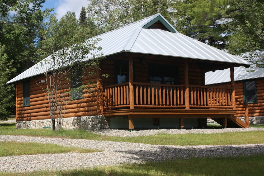 Lake Parlin Lodge & Cabins