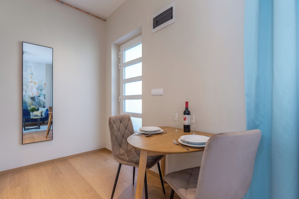 Nemes Apartment The Petite