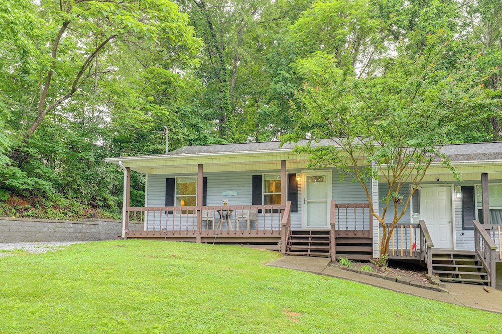3 Mi to Cherokee Reservoir: Blue Haven Bungalow