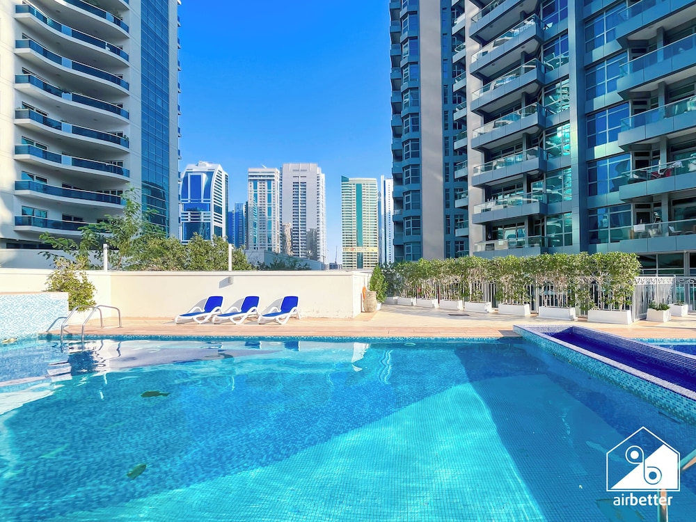 Prestige Marina Living 1BR Balcony, Pool & Gym