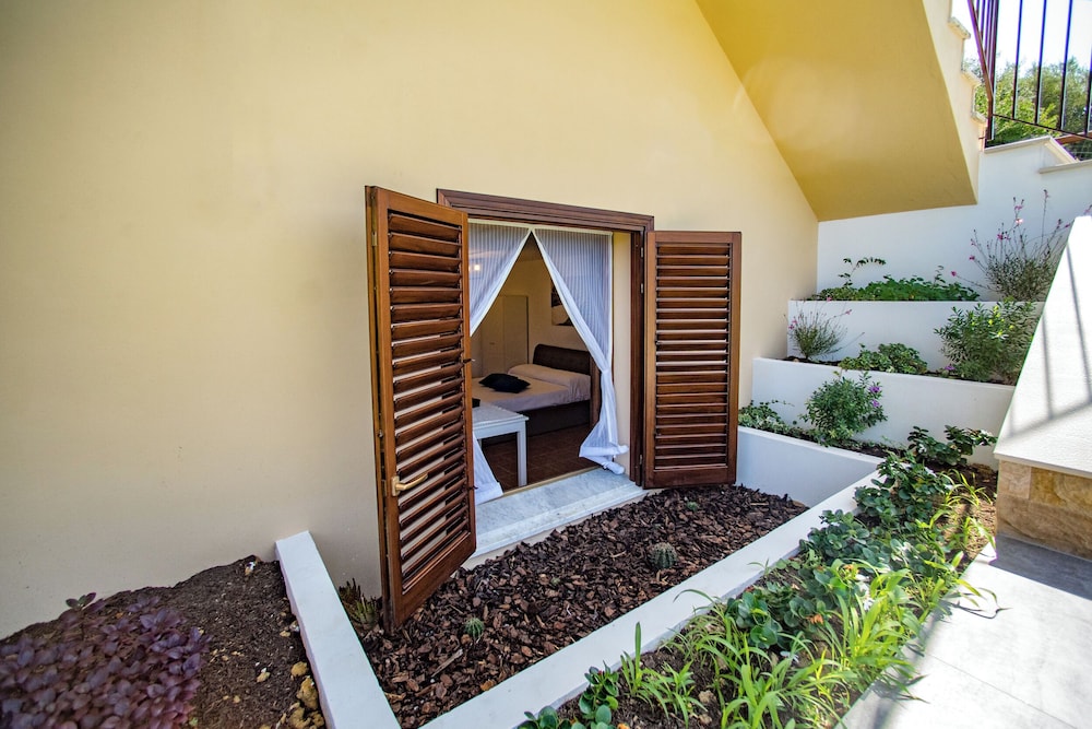 Pater Meus Suites
