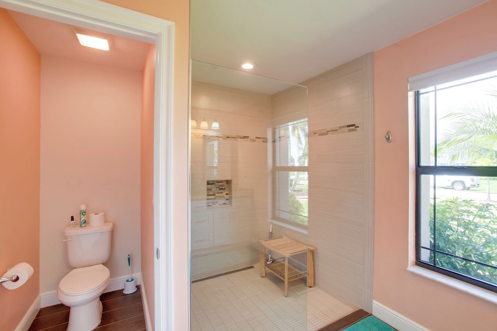 Family Retreat w/ Backyard Oasis in Cape Coral!