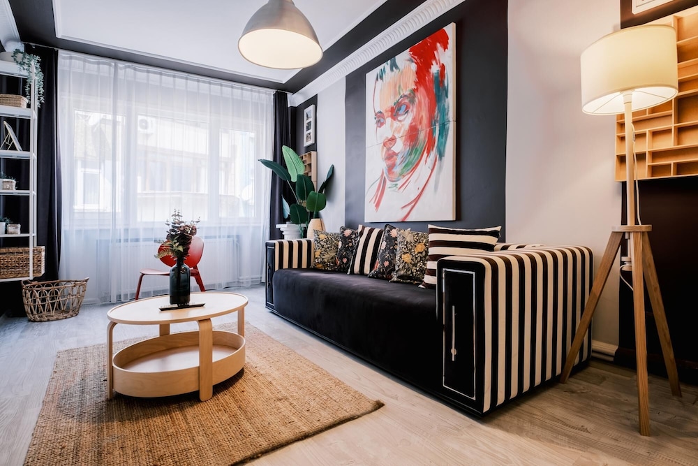 Charming Flat Near Osmanbey Metro Station