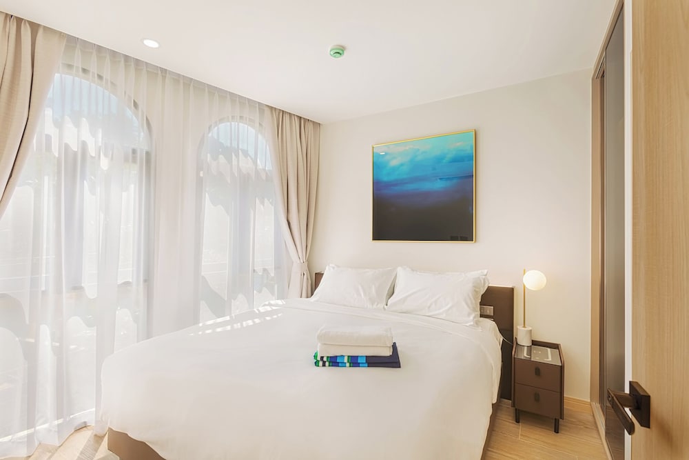 One bedroom Palmetto Condo Karon A 313