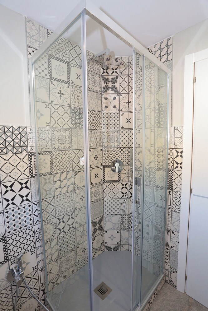 OIKIA AUTOMATIC ROOMS
