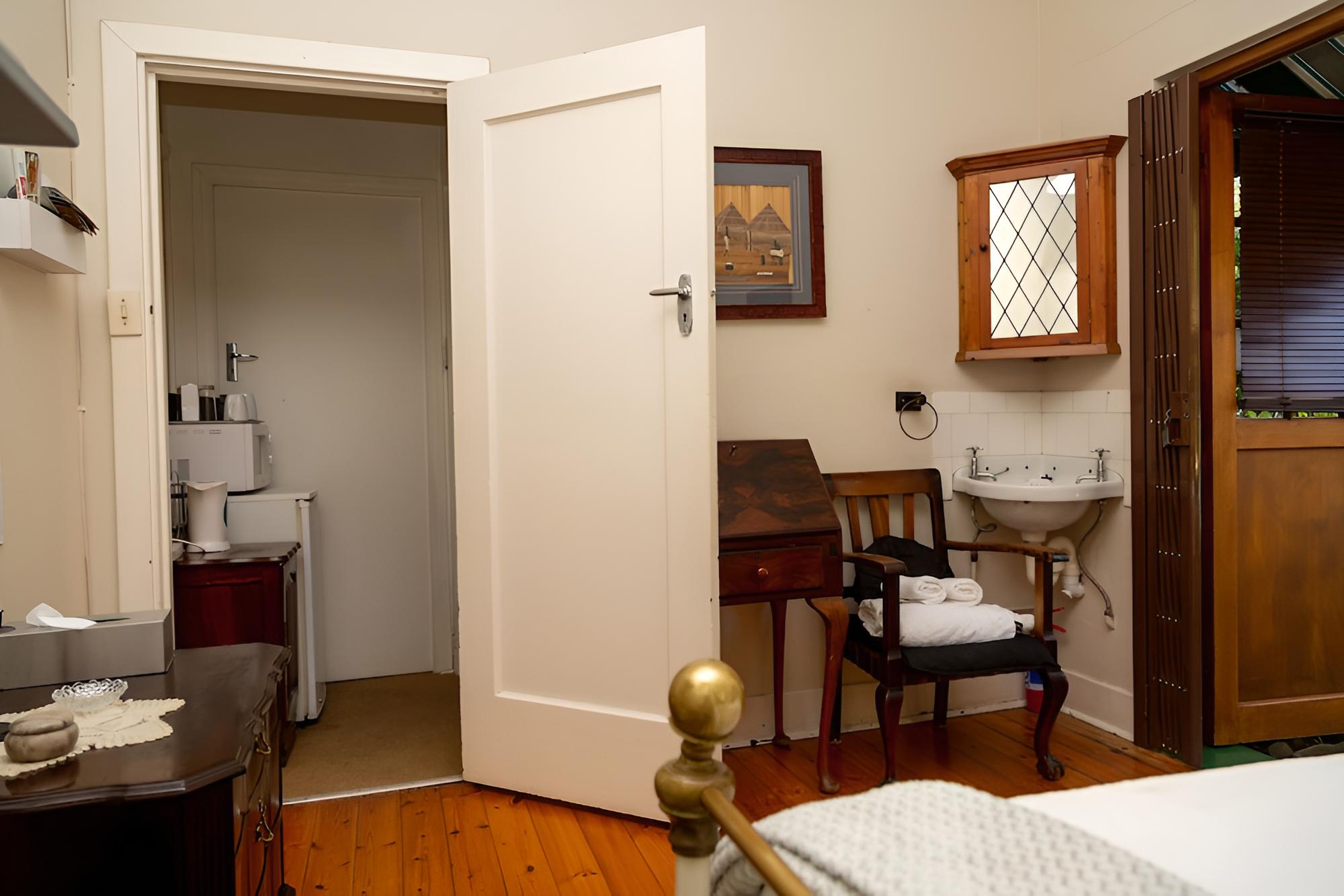 Jean Lee Bed & Breakfast