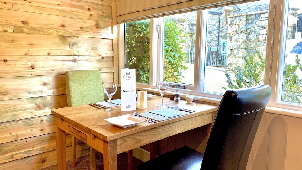 Castle Cottage Inn