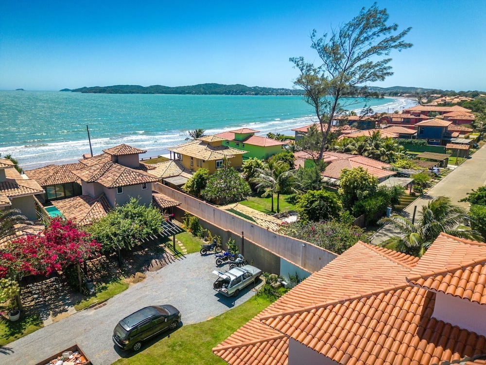 Bz93 Cond pé na areia piscina privativa