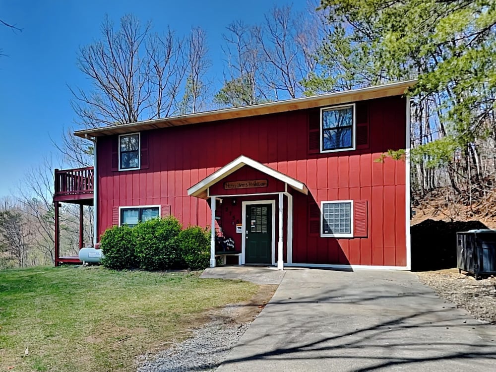 Honey Bear Hideaway by Jackson Mountain Rentals