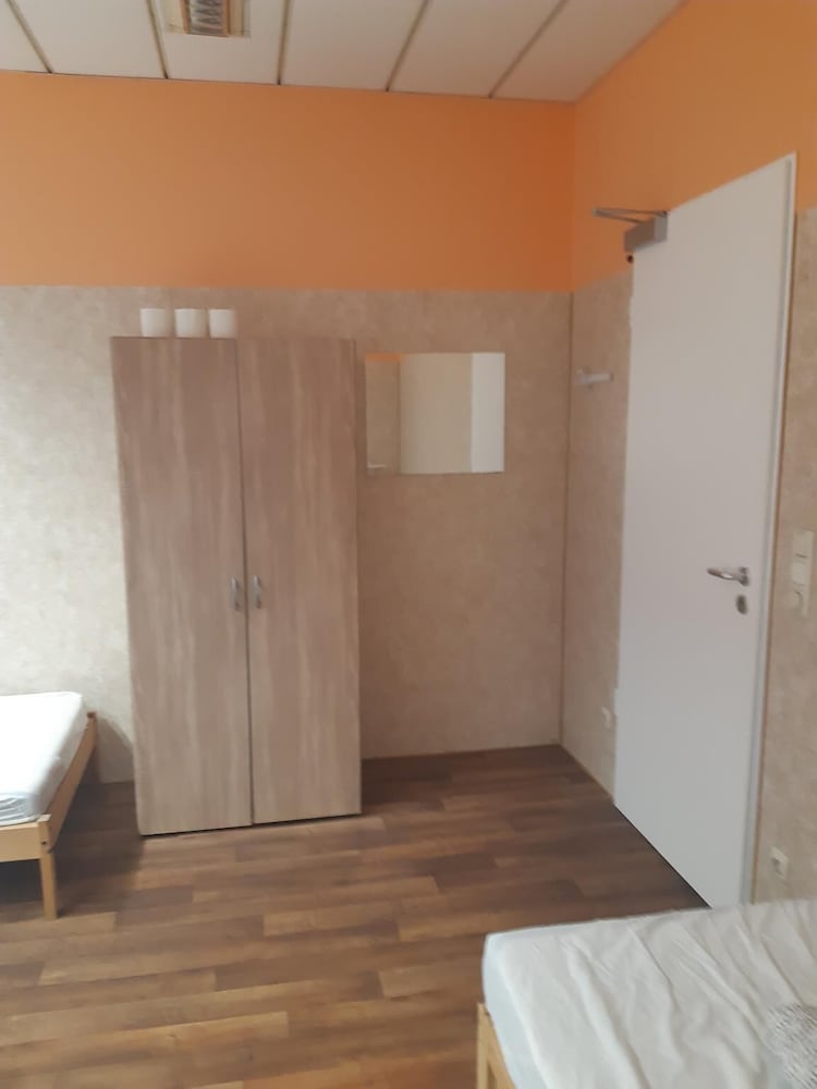 2-Rent Group Hostel Zimmer&Apartments GKP2