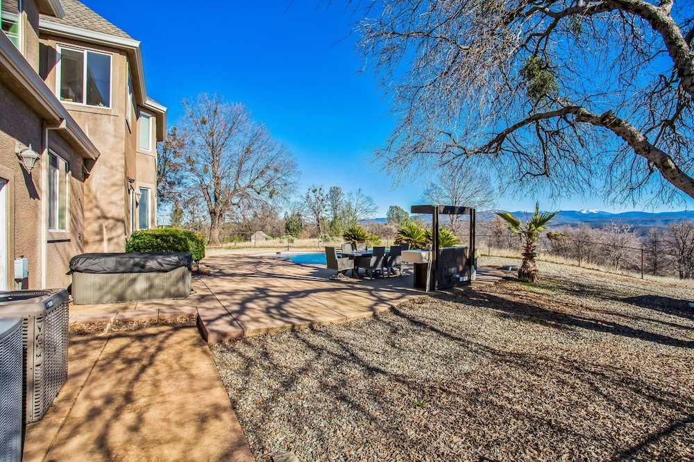 Stunning Mountain Retreat With Unmatched Views 5 Bedroom Estate