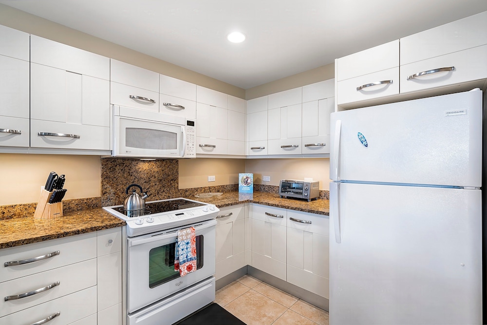 Concierge Included - Ocean View - Walk to Beach - Central AC - Vrkcv