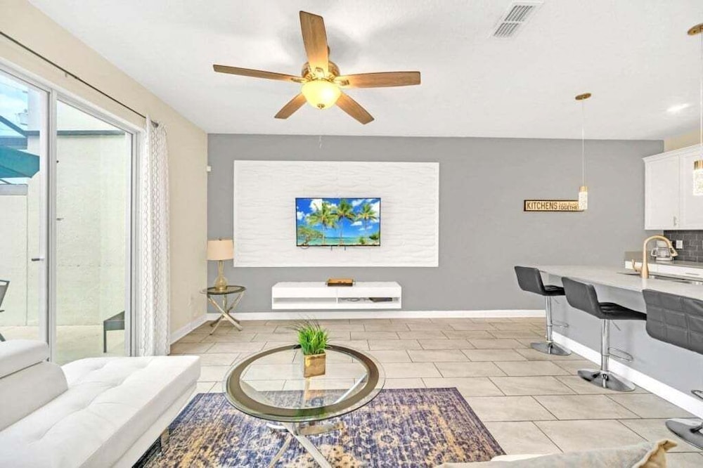 Beautiful Paradise Palms Retreat 4 Bedroom Townhouse