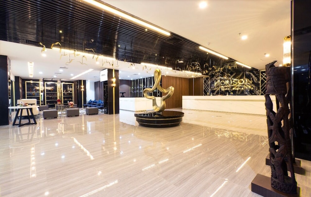 Lobby & Reception