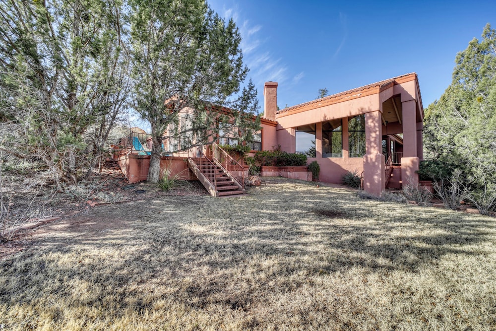 Group Getaway w/ Outdoor Oasis in Sedona!
