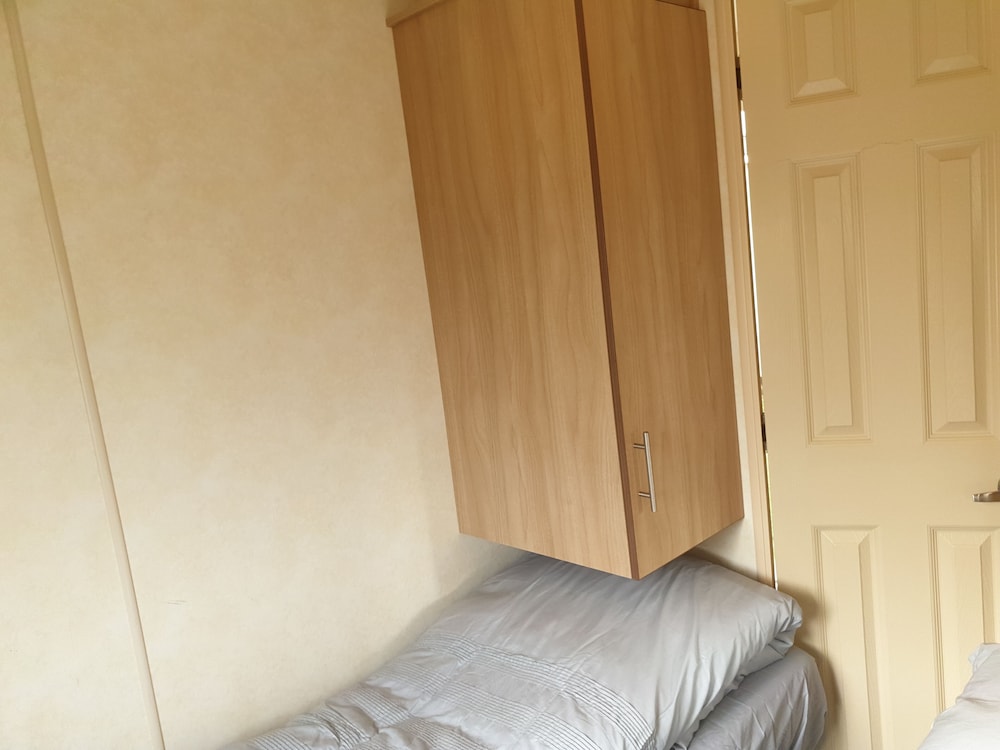 3-bed Caravan in Walton on the Naze view 5