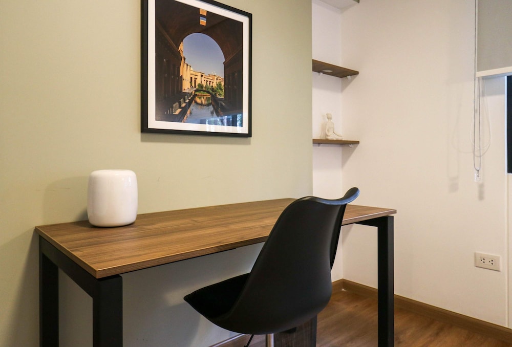 w Monochromatic 2BR w Terrace in Miraflores