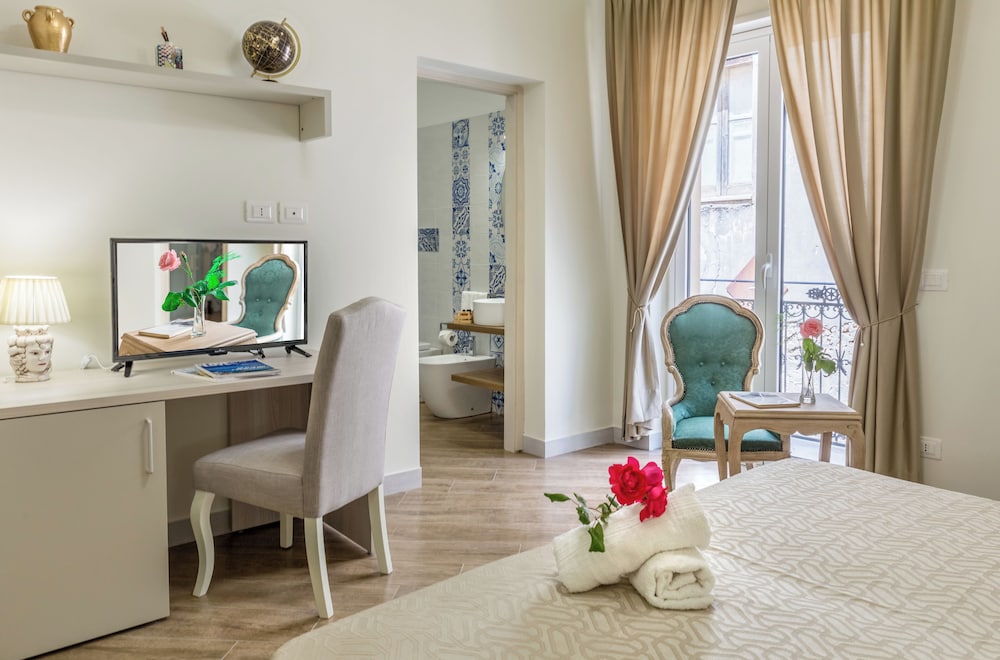 Kéramos Luxury Rooms