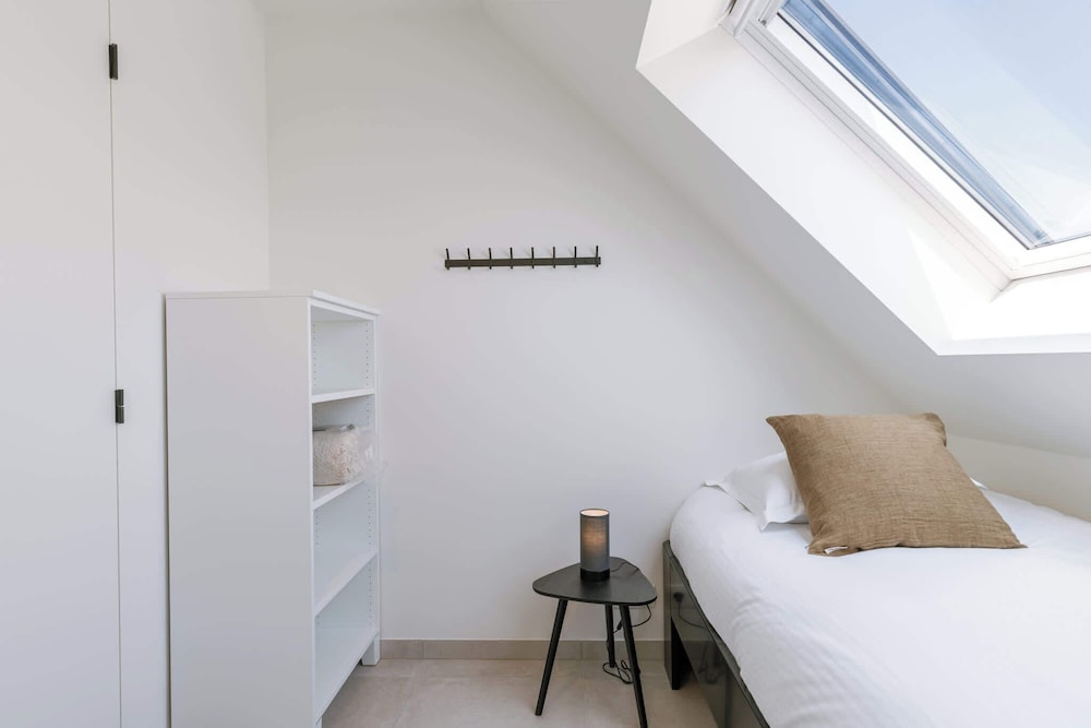 Huswell x Bel Air - Modern City Apartment With Terrace Designer Touches