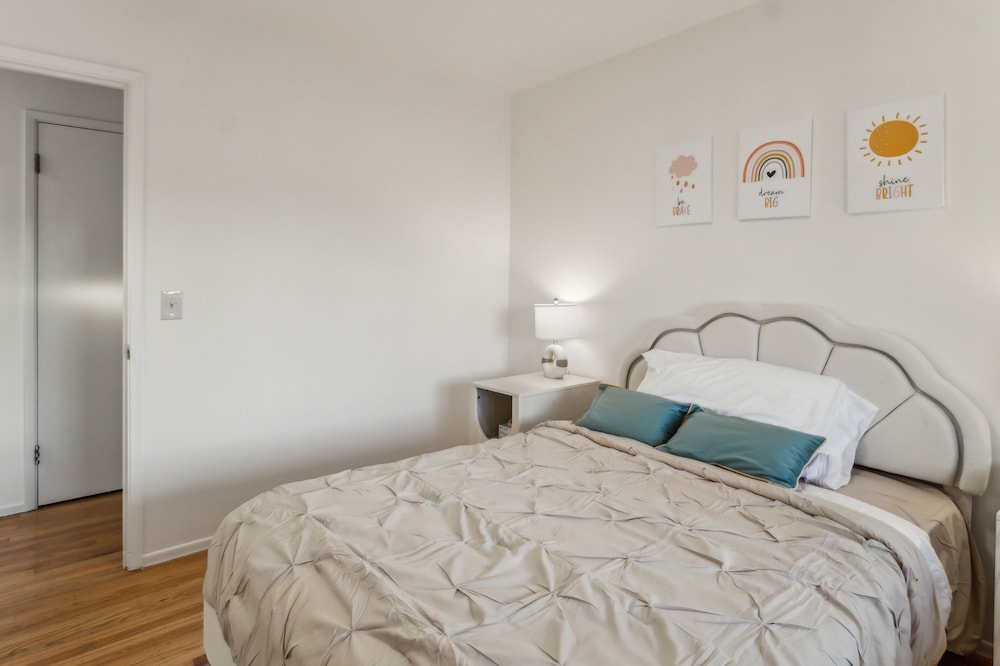 Charming Vintage Retreat In The Heart Of San Jose 3 Bedroom Home