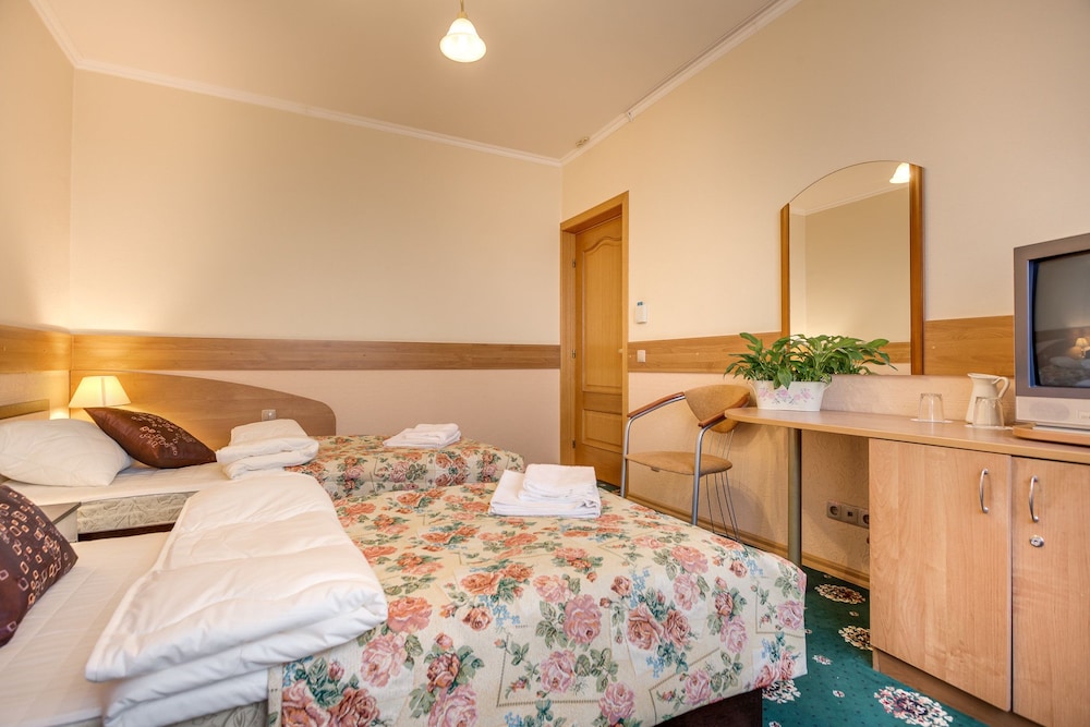 #513 OREKHOVO APARTMENTS with shared bathroom