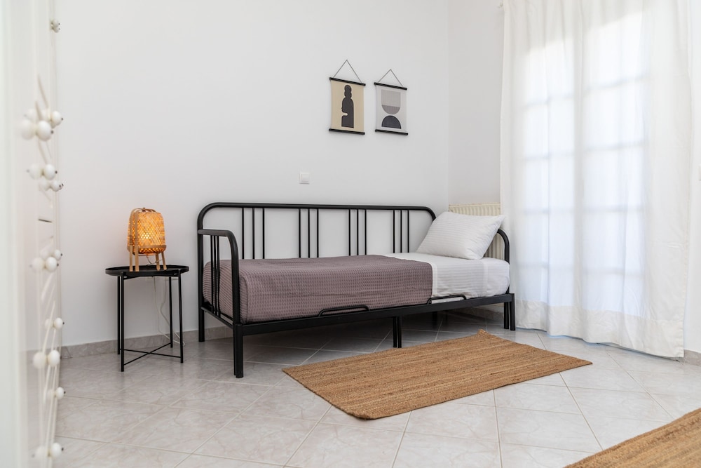 Manouk s - Two Bedroom Apartment