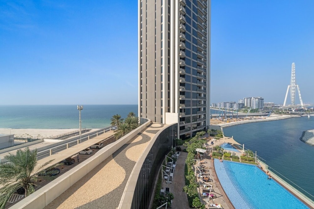 Panoramic Seaview Retreat | Premium Amenities