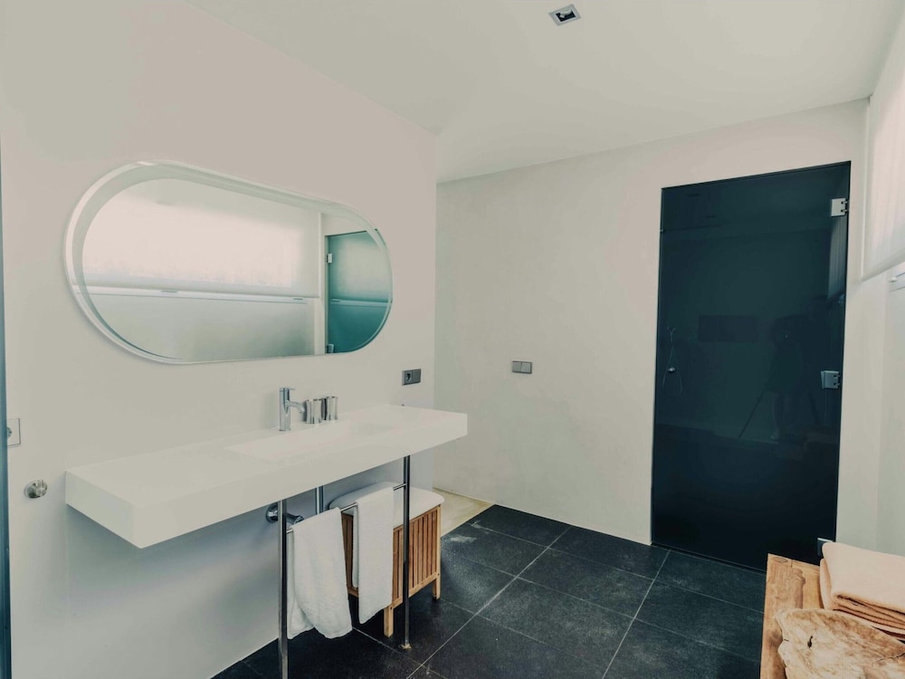 Holiday Home With Whirlpool Bathtub