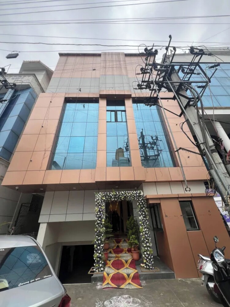 Fabhotel Serenity I