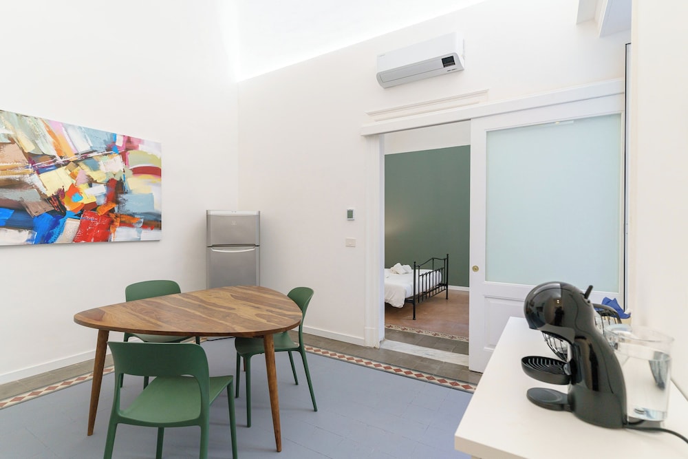 KleoSuites