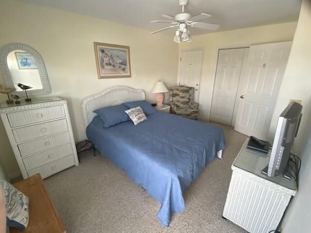 Due South - 5 Br Home